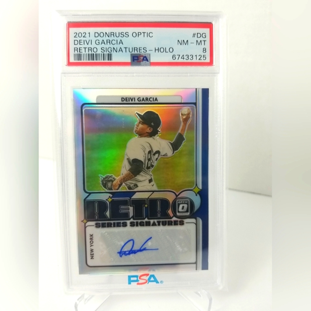 2021 Donruss Optic Deivi Garcia RC Auto Retro Signatures HOLO #RET-DG PSA 8 